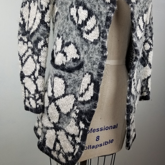 Willow and Clay Gray White Floral Wool Blend Coat - Picture 3 of 7